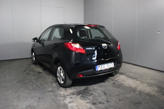Mazda 2 3 of 19