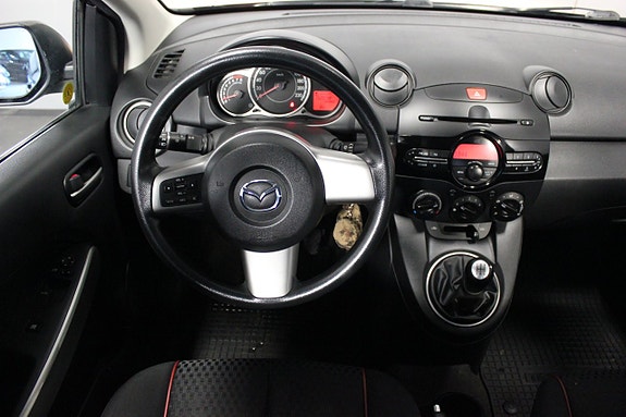 Mazda 2 13 of 19