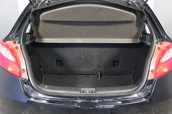 Mazda 2 7 of 19