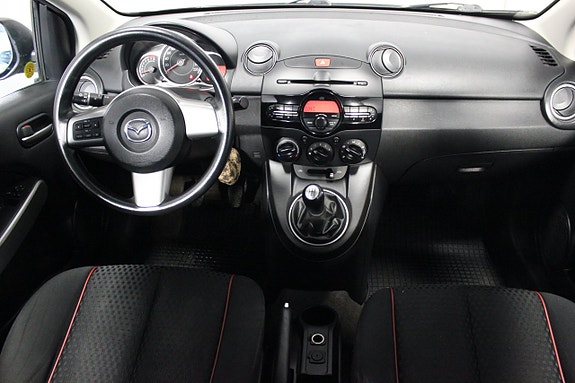 Mazda 2 12 of 19