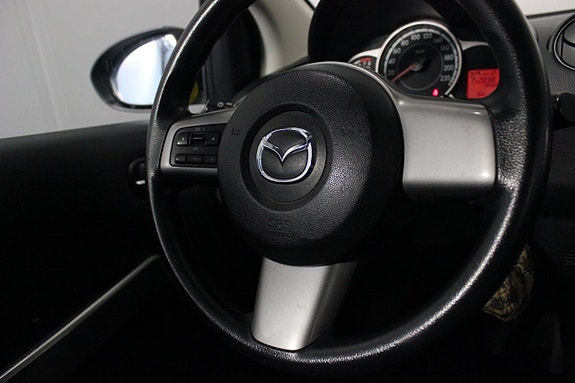 Mazda 2 15 of 19