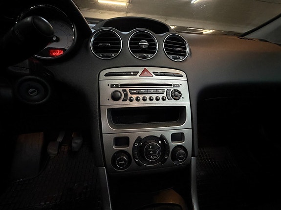 Peugeot 308 14 of 18