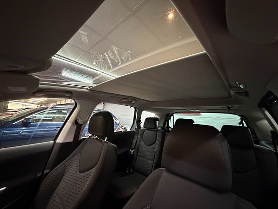 Peugeot 308 13 of 18
