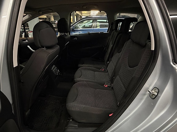 Peugeot 308 8 of 18