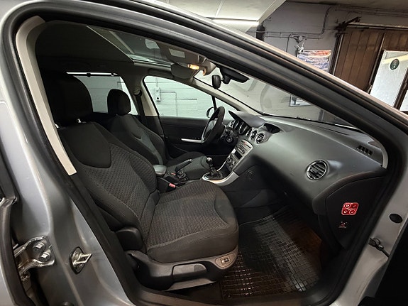 Peugeot 308 16 of 18