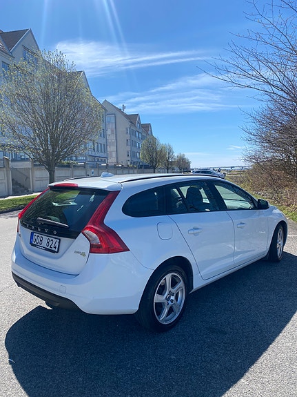 Volvo V60 3 of 4