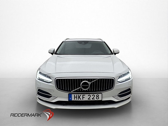Volvo V90 2 of 5