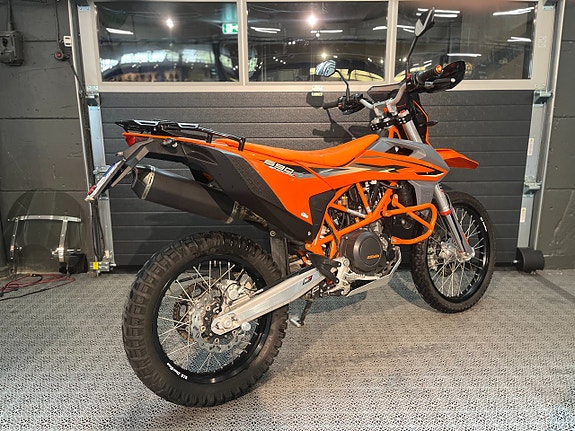 KTM 690 Enduro R 6 of 12