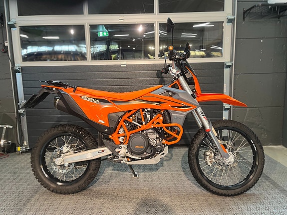 KTM 690 Enduro R 2 of 12