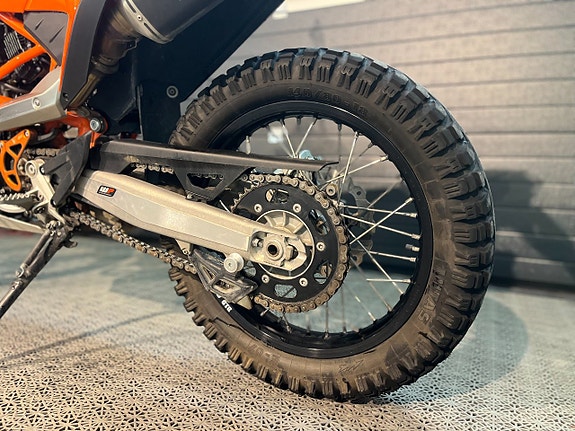 KTM 690 Enduro R 11 of 12