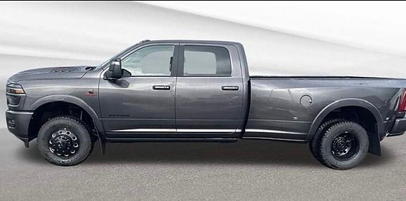 Dodge RAM 3500 3 of 5