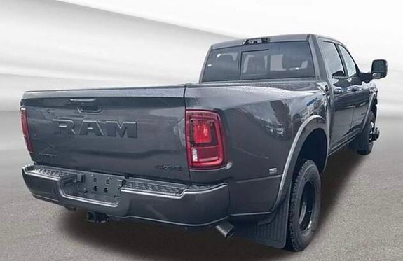 Dodge RAM 3500 4 of 5
