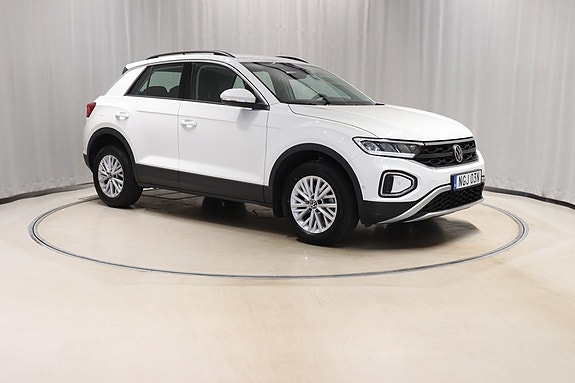 Volkswagen T-Roc 3 of 5