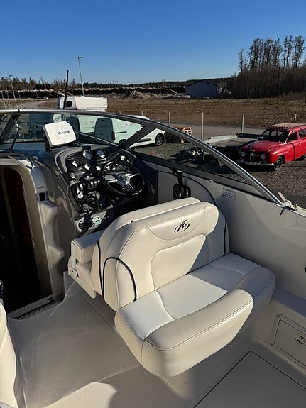 Monterey 275 SC med 300 hk V8 och all tänkbar utrustning 8 of 12