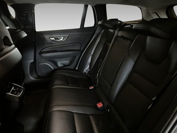 Volvo V60 Cross Country 12 of 17