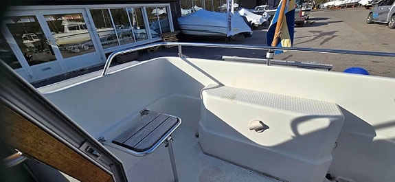 Silver Eagle 650 Cabin 1,7 L Mercuiser DTI diesel -07 5 of 11