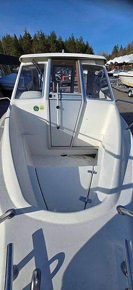 Silver Eagle 650 Cabin 1,7 L Mercuiser DTI diesel -07 4 of 11