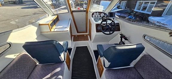 Silver Eagle 650 Cabin 1,7 L Mercuiser DTI diesel -07 2 of 11