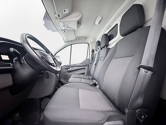 Ford Transit Custom 13 of 22