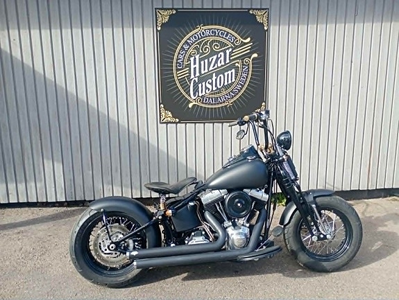 Harley-Davidson Cross Bones FLSTSB