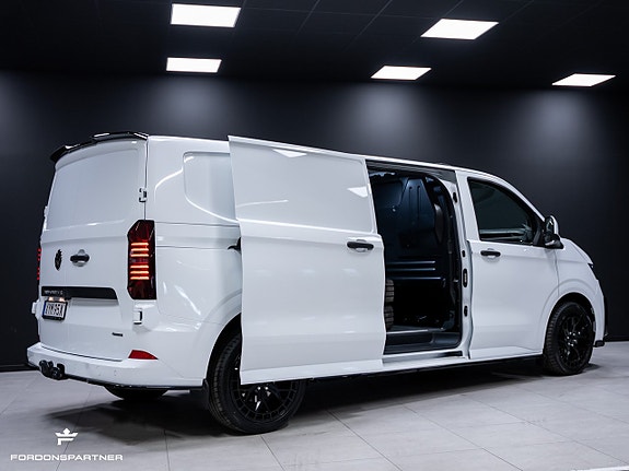 Volkswagen Transporter 15 of 30