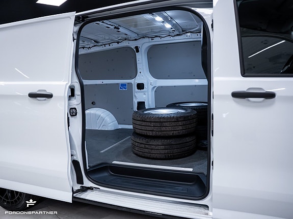 Volkswagen Transporter 16 of 30