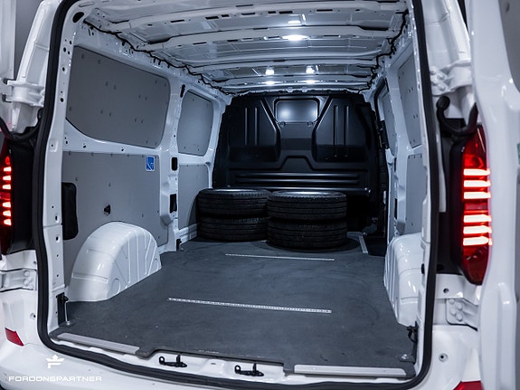 Volkswagen Transporter 14 of 30