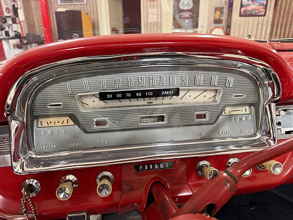 Ford Galaxie 21 of 27