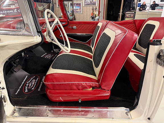 Ford Galaxie 19 of 27