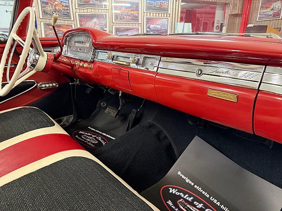 Ford Galaxie 25 of 27