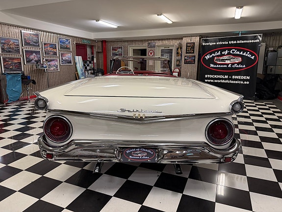 Ford Galaxie 3 of 27
