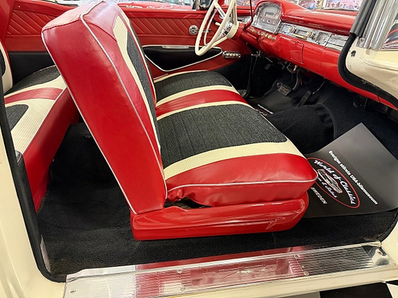 Ford Galaxie 24 of 27