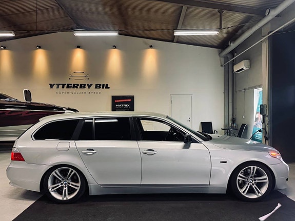 BMW 530d 2 of 12
