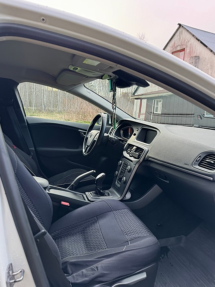 Volvo V40 6 of 7