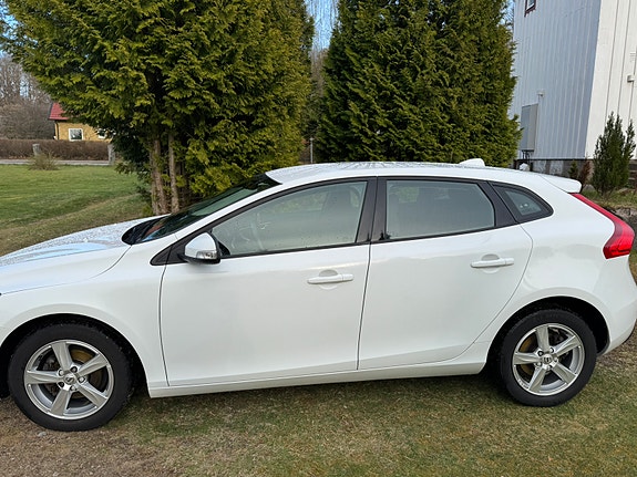Volvo V40 4 of 7