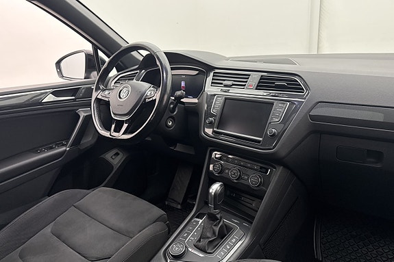 Volkswagen Tiguan 15 of 28