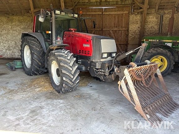 Traktor Valtra 8350-4 HiTech