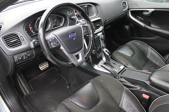 Volvo V40 6 of 11