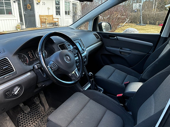 Volkswagen Sharan 2 of 5