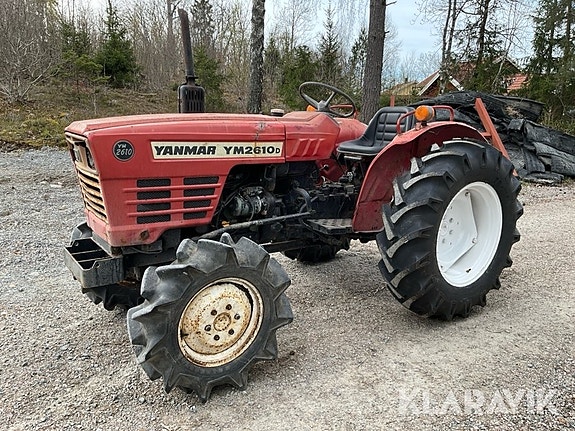 Traktor Yanmar YM2610D