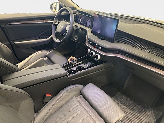 Skoda Superb 11 of 12