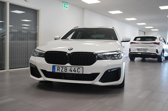 BMW 520d 2 of 5
