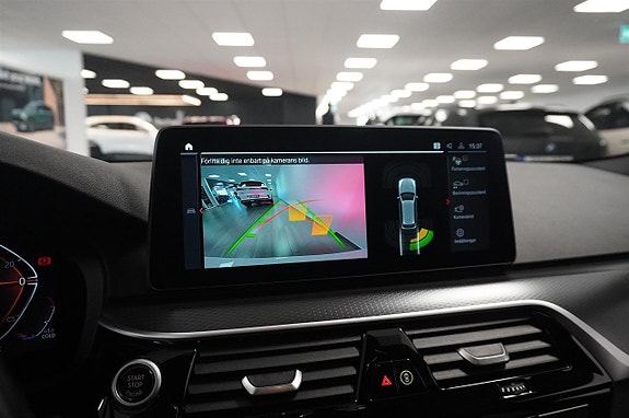 BMW 520d 12 of 16