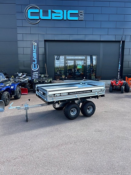 -- Pro-Terra TT1300H elhydrauliskt trevägstippande flakvagn *Köp online*