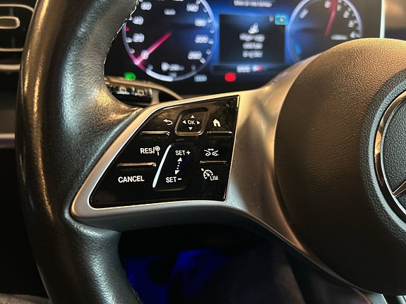 Mercedes-Benz C300 d 19 of 23