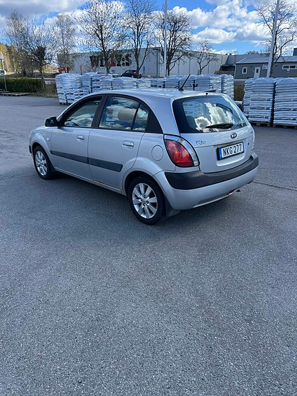Kia Rio 3 of 8