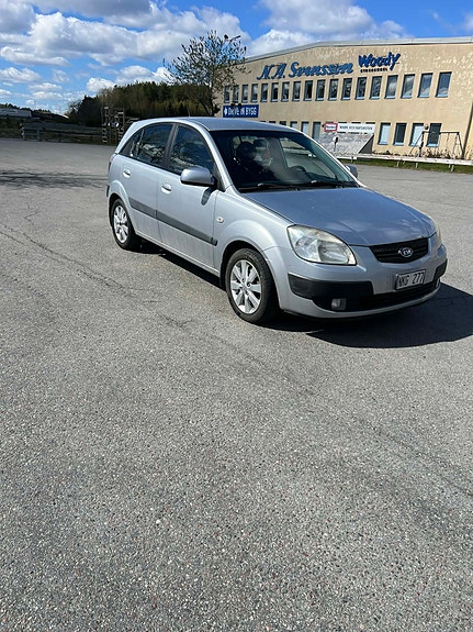 Kia Rio 2 of 8
