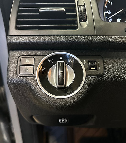 Mercedes-Benz C200 23 of 24