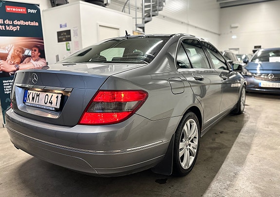 Mercedes-Benz C200 7 of 24