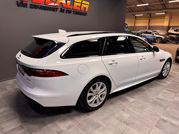 Jaguar XF 6 of 13